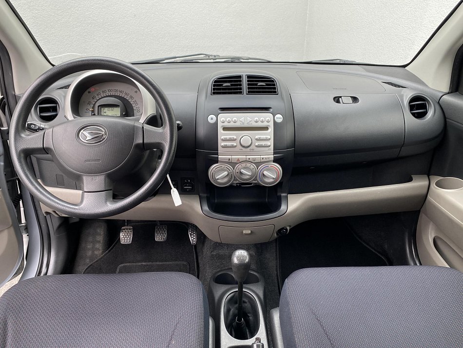 Daihatsu Sirion 1.0i 