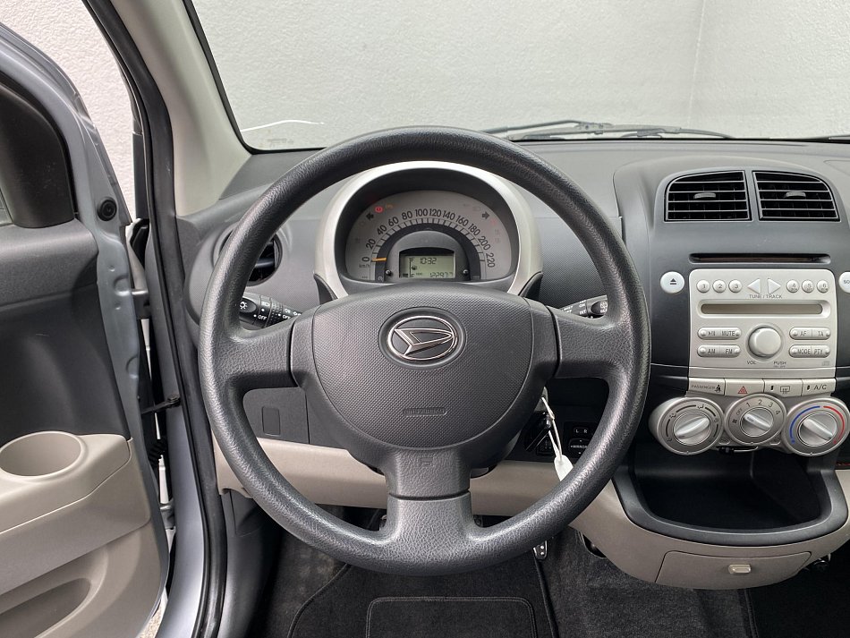 Daihatsu Sirion 1.0i 