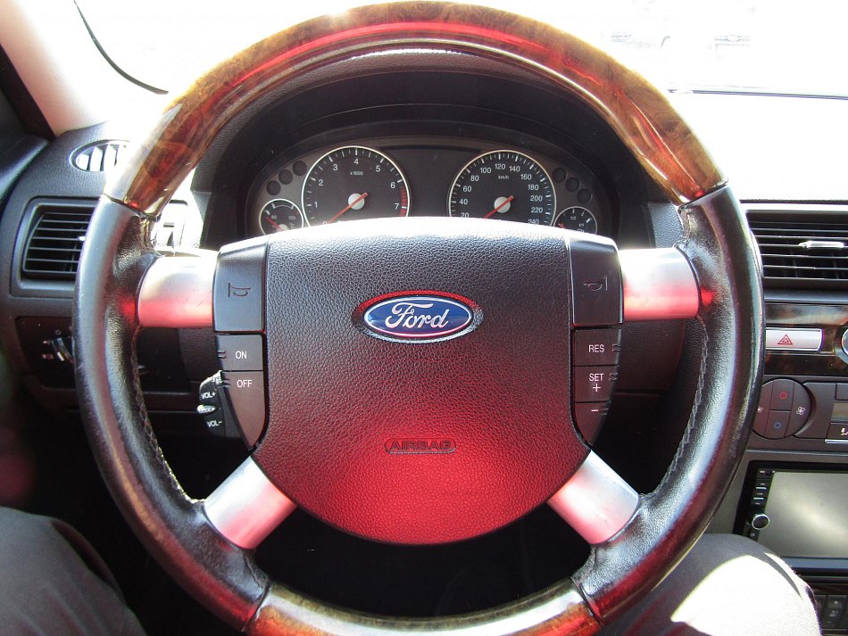 Ford Mondeo 2.0 i Ghia