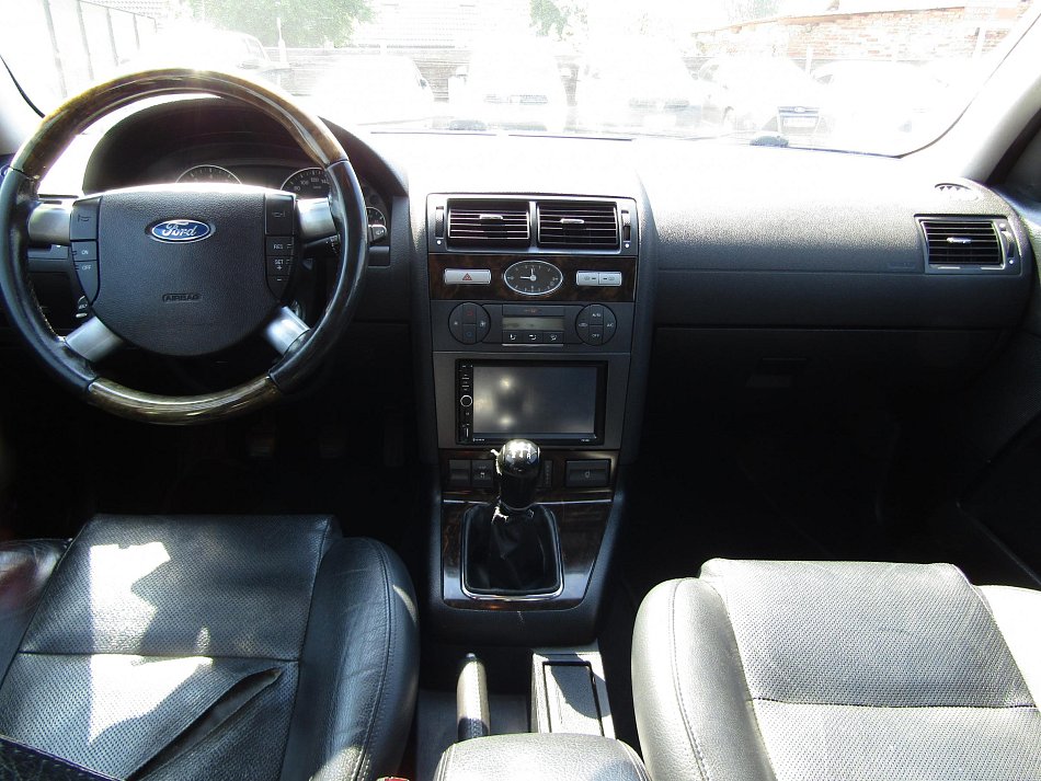 Ford Mondeo 2.0 i Ghia