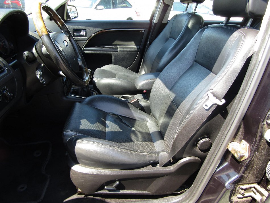 Ford Mondeo 2.0 i Ghia