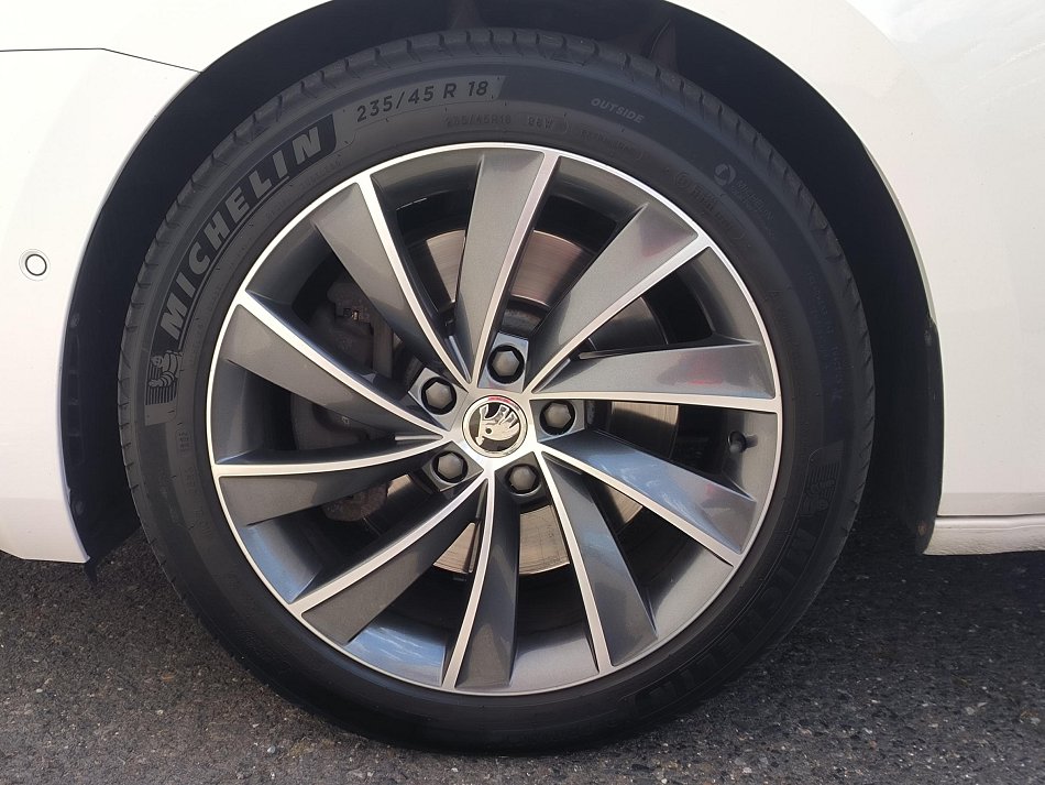 Škoda Superb III 2.0TSi L&K 4x4