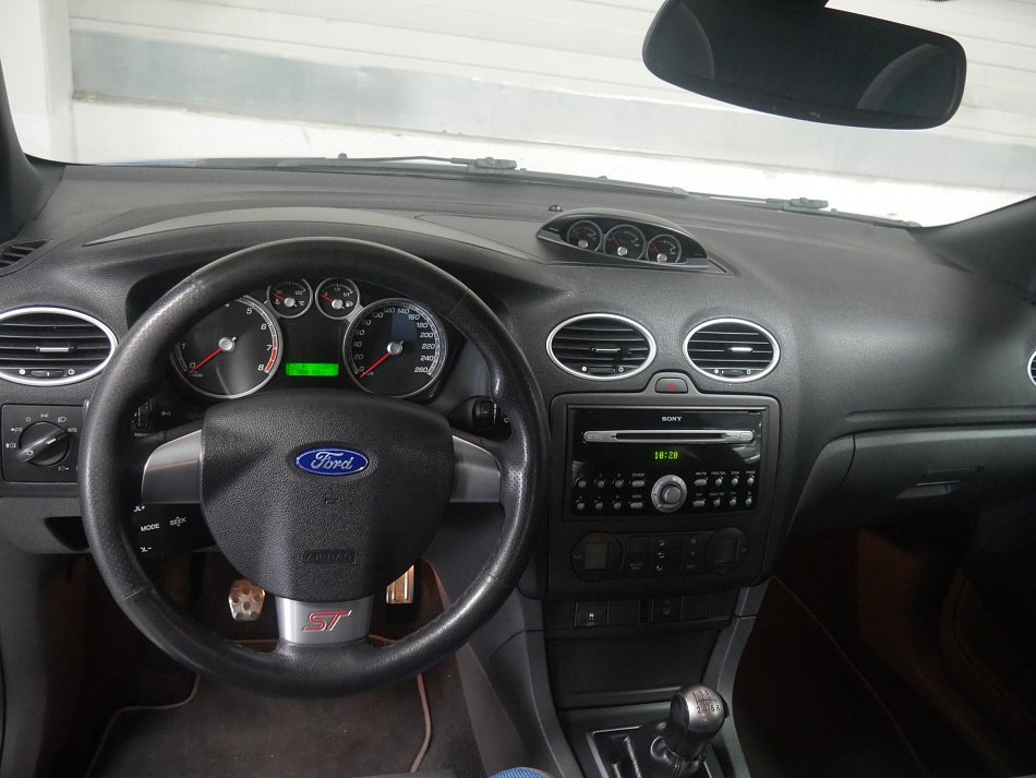 Ford Focus 2.5 