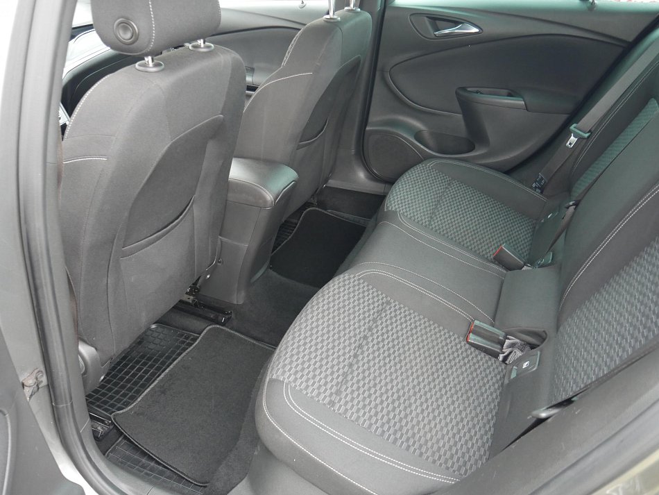 Opel Astra 1.6 CDTi 