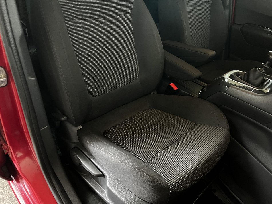 Peugeot 5008 1.6 THP 