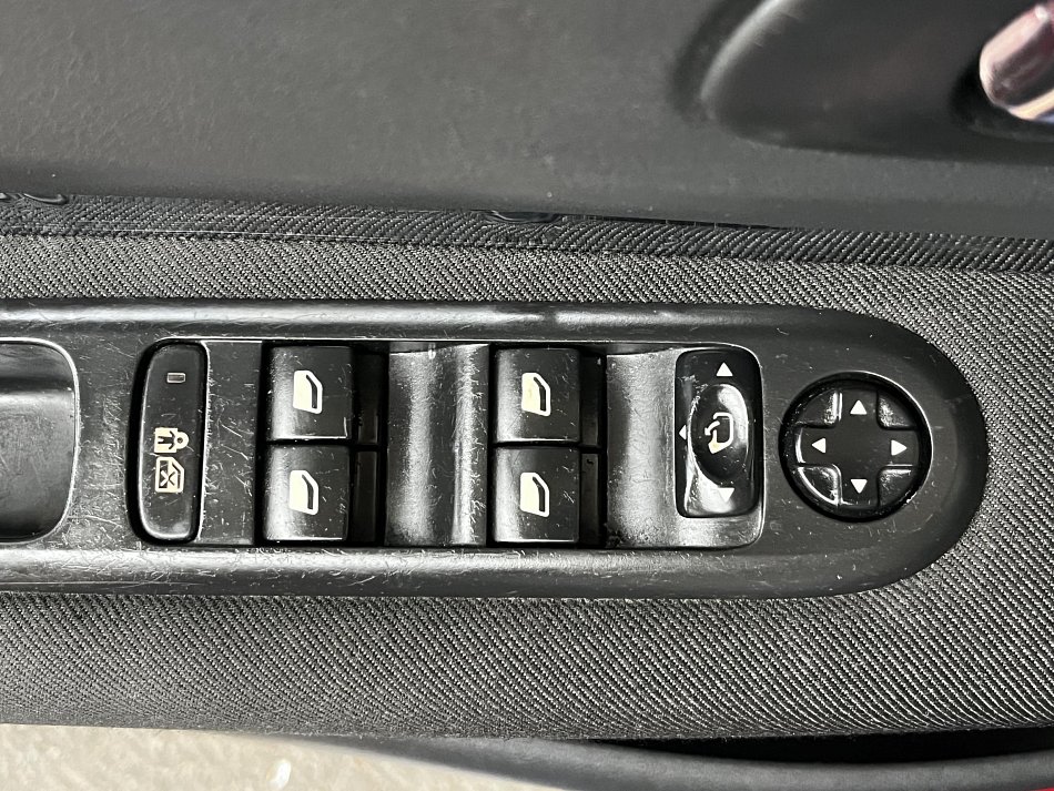 Peugeot 5008 1.6 THP 