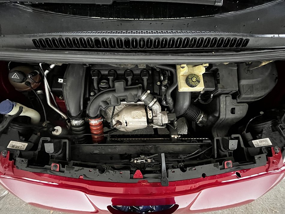 Peugeot 5008 1.6 THP 