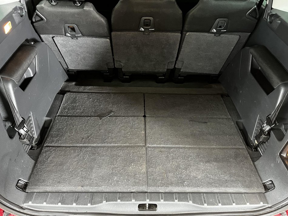 Peugeot 5008 1.6 THP 
