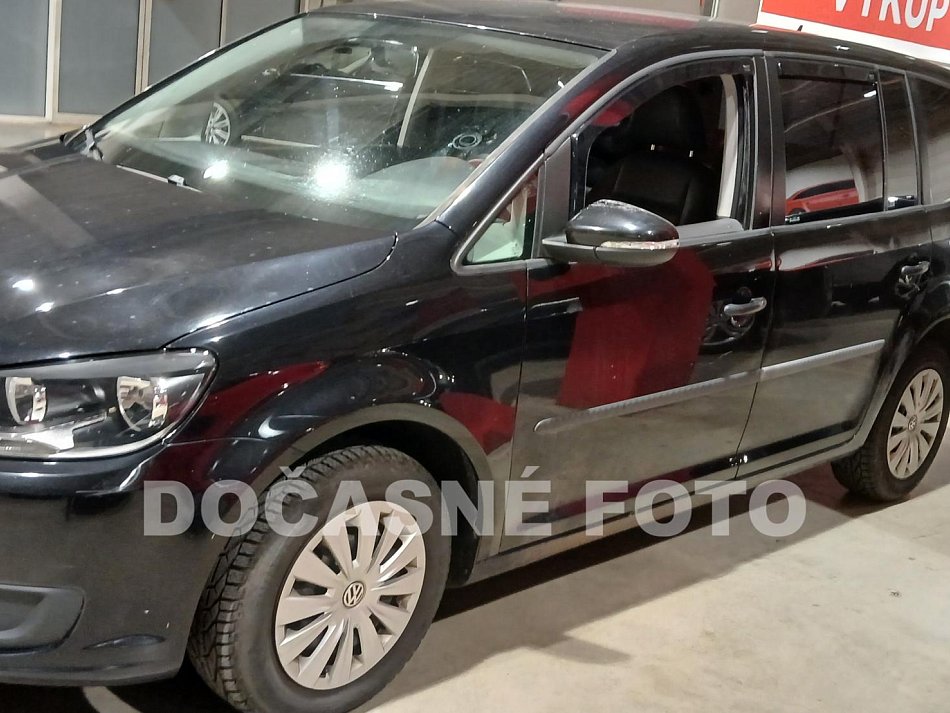 Volkswagen Touran 1.6 TDi  7Míst