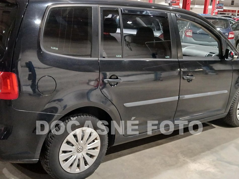 Volkswagen Touran 1.6 TDi  7Míst