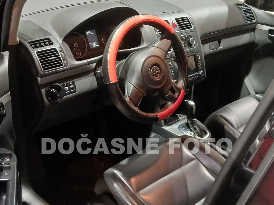 Volkswagen Touran 1.6 TDi  7Míst