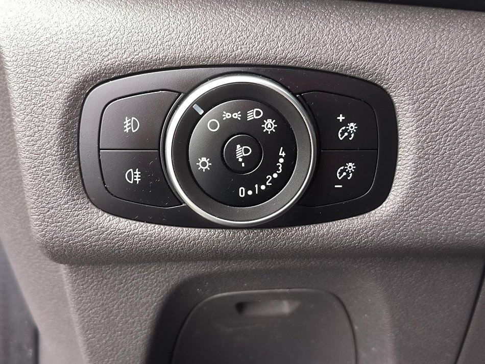 Ford Transit Custom 2.0TDCi Trend L2H1 6míst FC