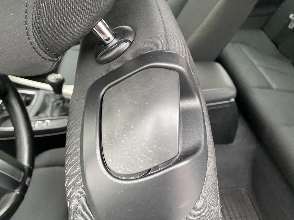 BMW Řada 1 1.5i Advantage