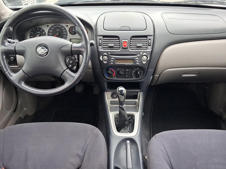 Nissan Almera 1.5i 