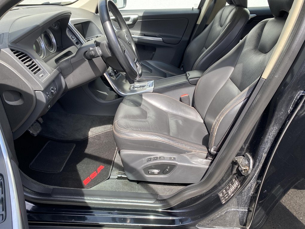 Volvo XC60 2.4 D3 Summum AWD