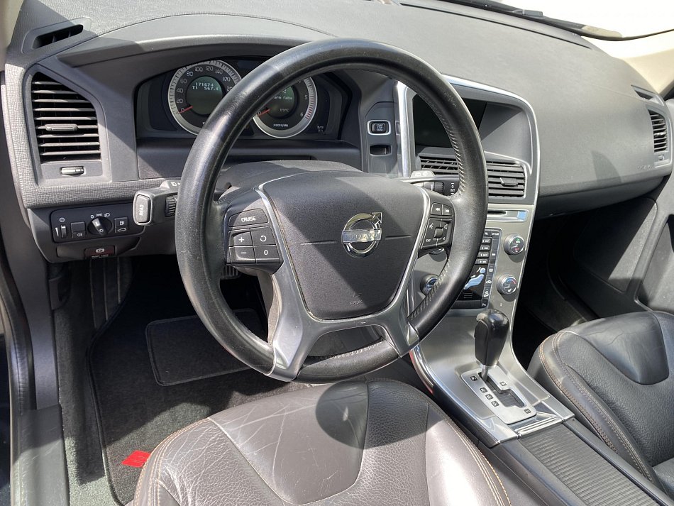 Volvo XC60 2.4 D3 Summum AWD