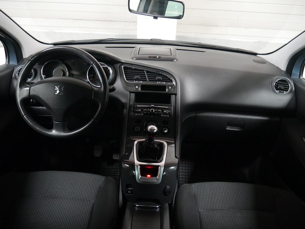 Peugeot 5008 2.0 HDi 
