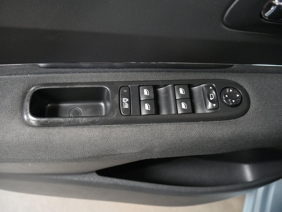 Peugeot 5008 2.0 HDi 