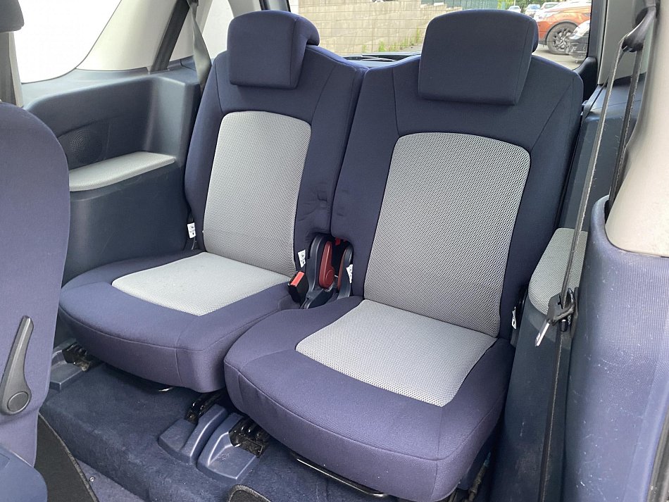 Peugeot 1007 1.4i 