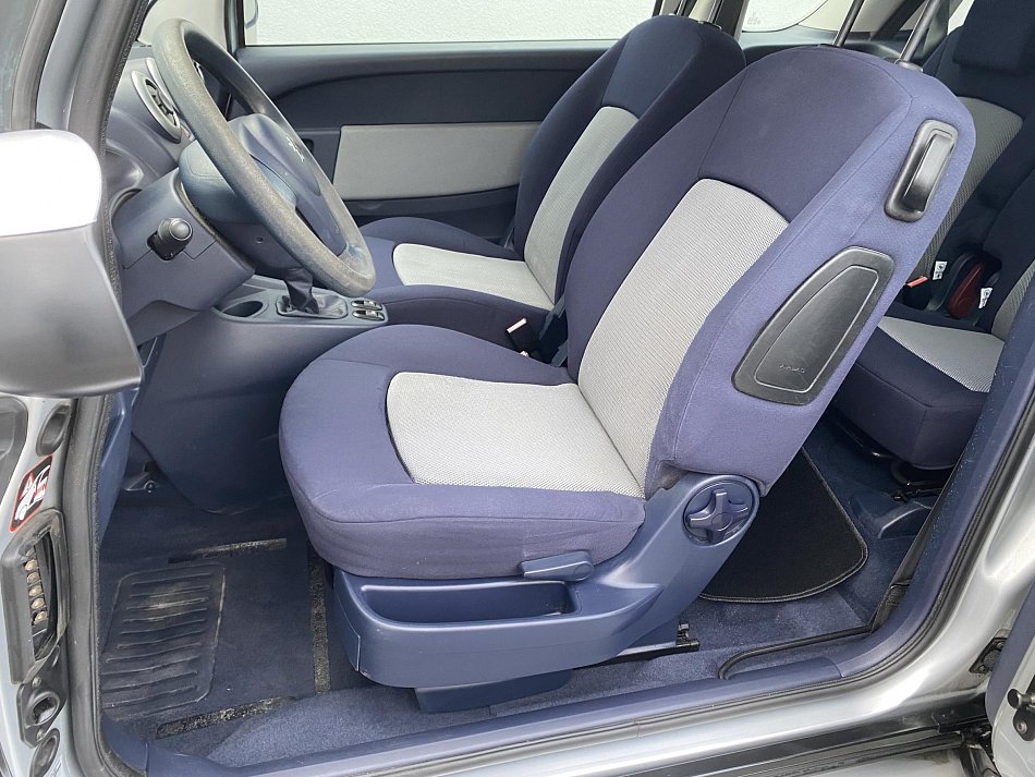Peugeot 1007 1.4i 