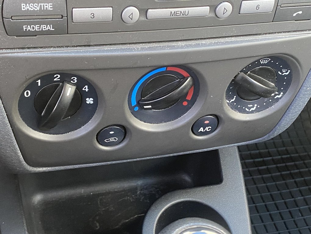 Ford Fusion 1.4i 