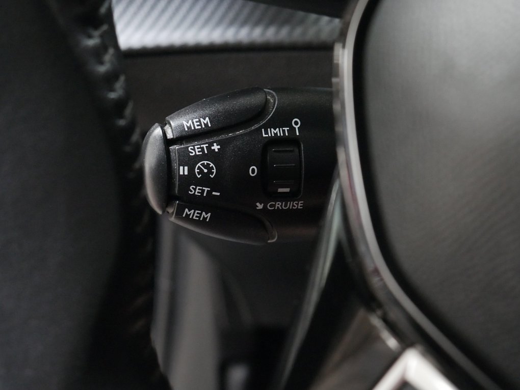 Peugeot 208 1.2PT 
