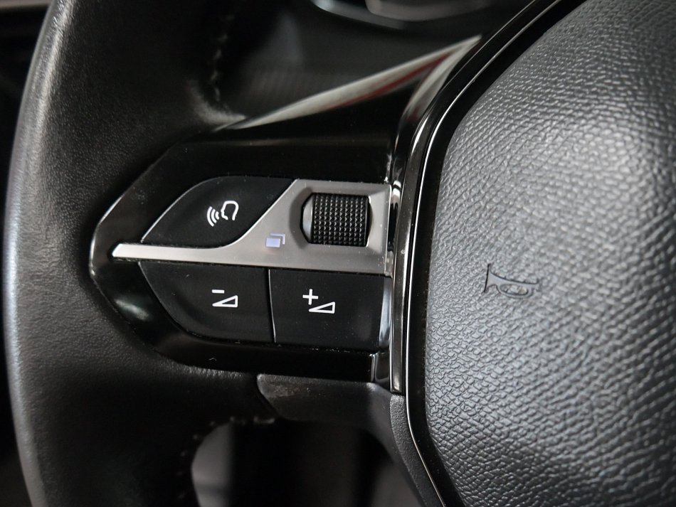 Peugeot 208 1.2PT 