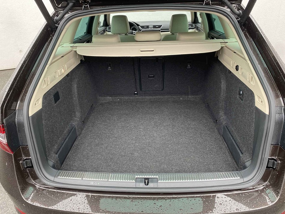 Škoda Superb III 2.0 TDi L&K 4x4