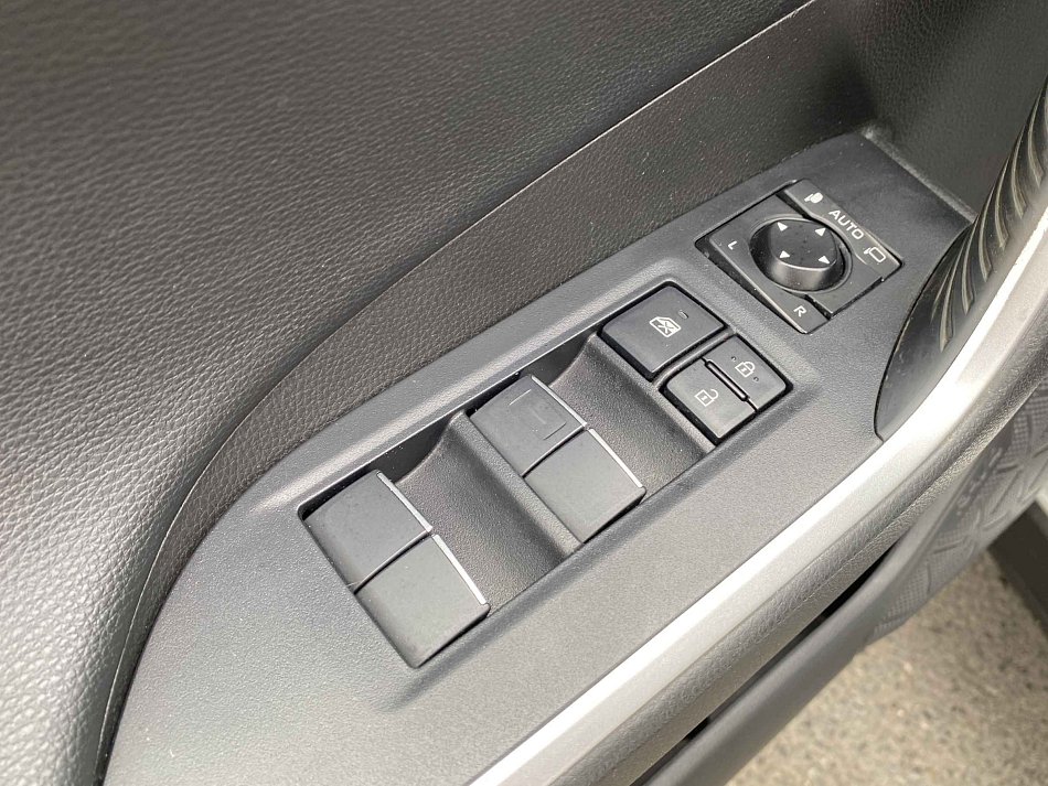 Toyota RAV4 2.0i 16V 