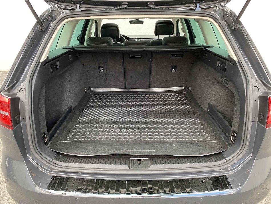 Volkswagen Passat 2.0 TDi 