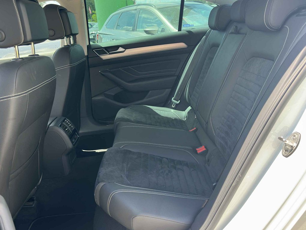 Volkswagen Passat 2.0TSi 