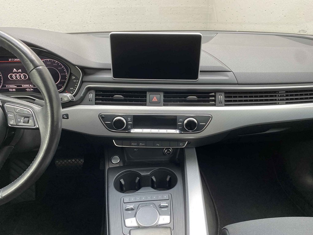 Audi A4 2.0 TDi S-line