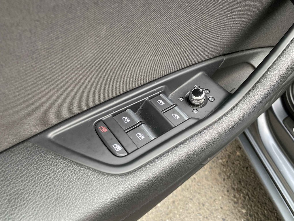 Audi A4 2.0 TDi S-line