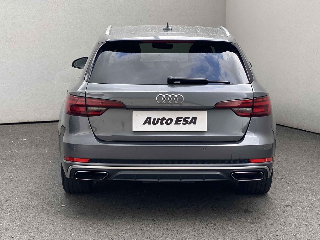 Audi A4 2.0 TDi S-line