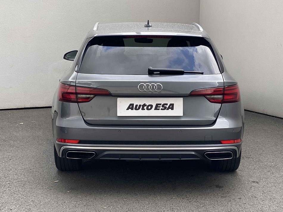 Audi A4 2.0 TDi S-line