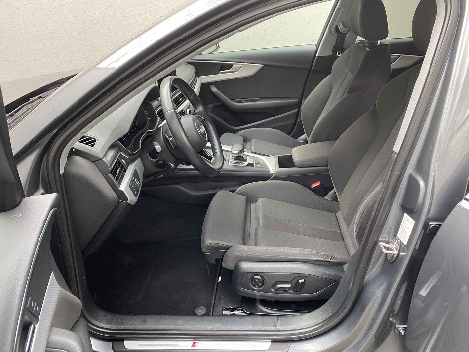 Audi A4 2.0 TDi S-line