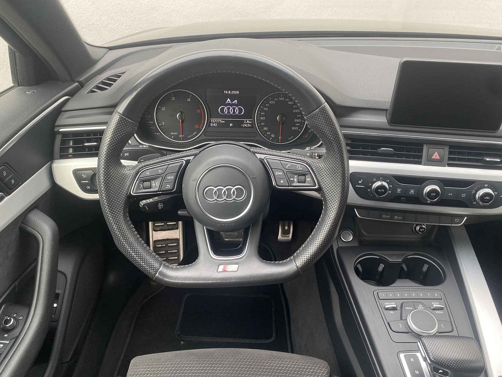 Audi A4 2.0 TDi S-line