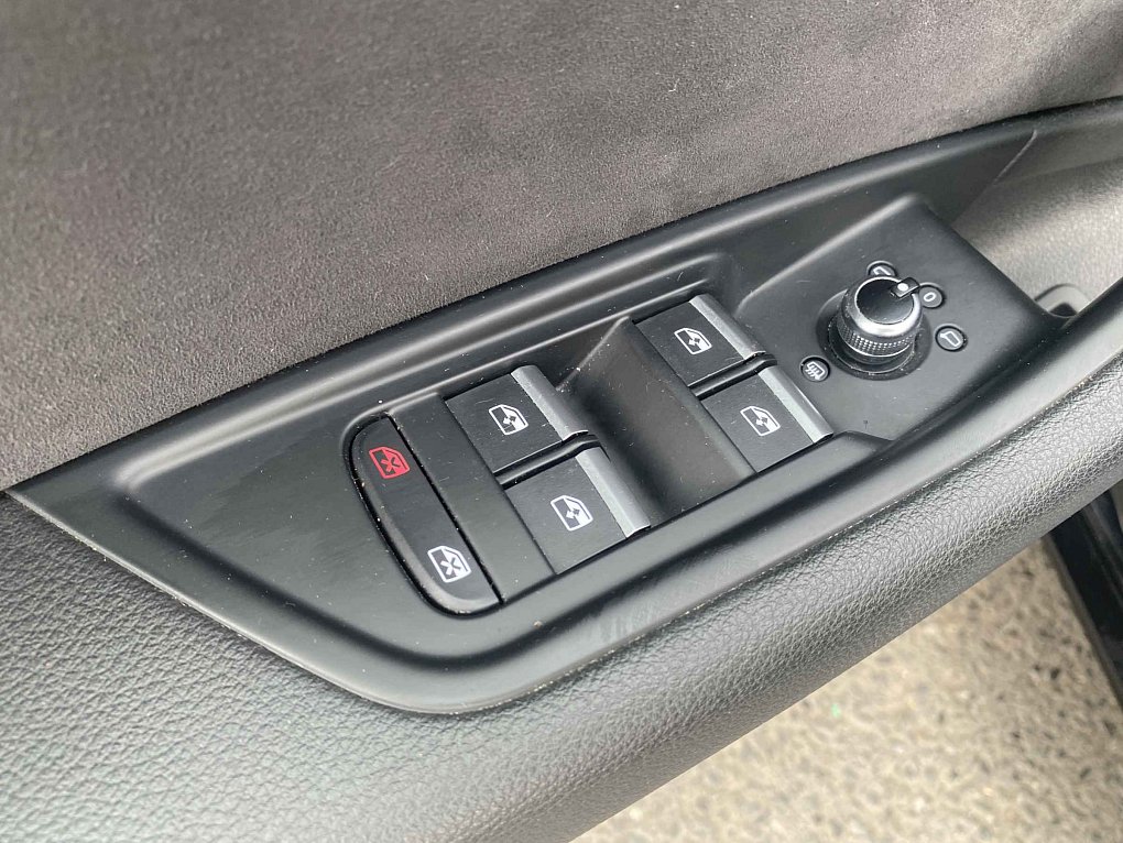 Audi A4 2.0 TDi S-line