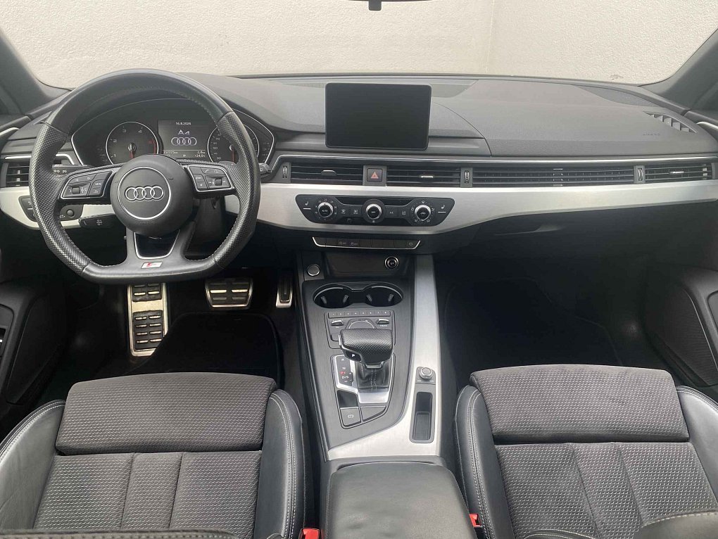 Audi A4 2.0 TDi S-line
