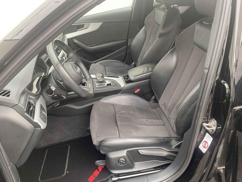Audi A4 2.0 TDi S-line