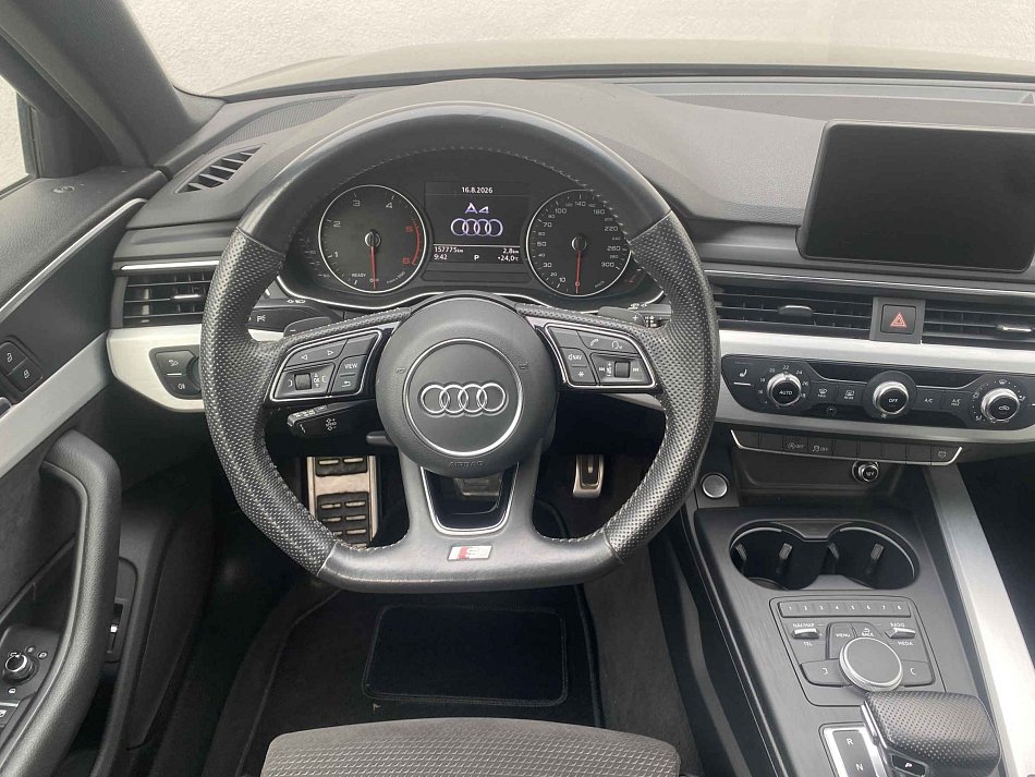 Audi A4 2.0 TDi S-line