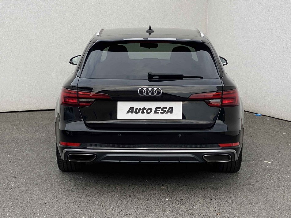Audi A4 2.0 TDi S-line