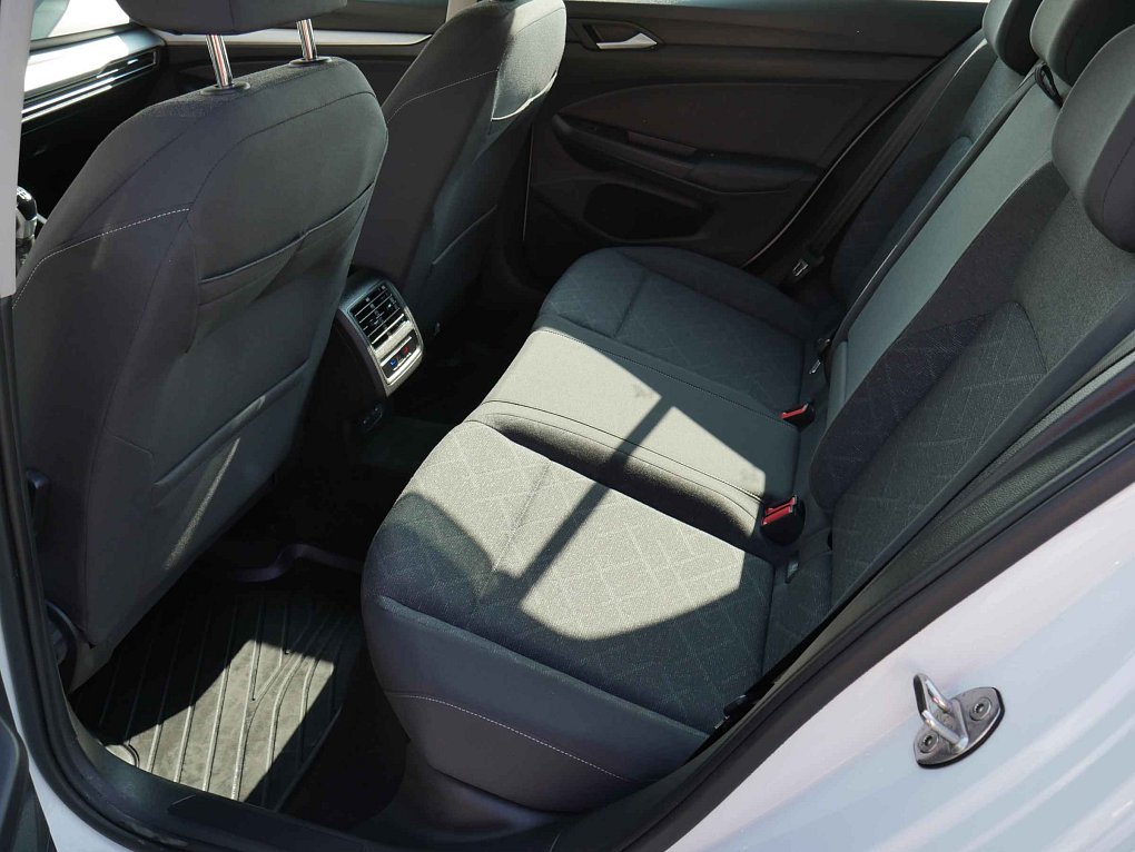 Volkswagen Golf 1.0TSi Life