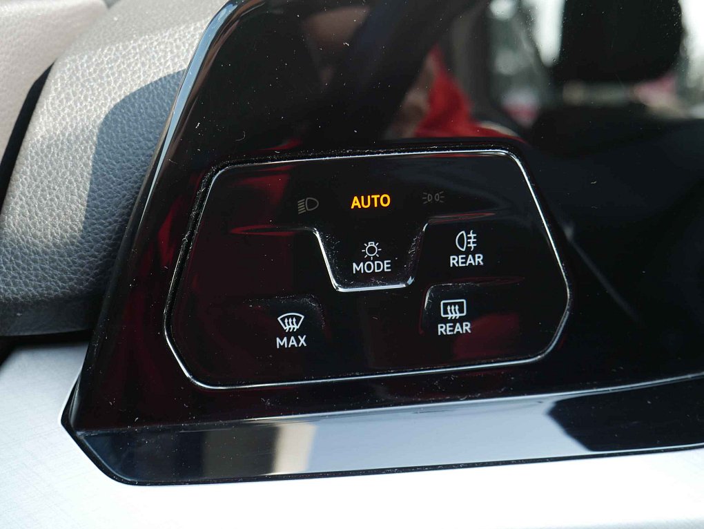 Volkswagen Golf 1.0TSi Life
