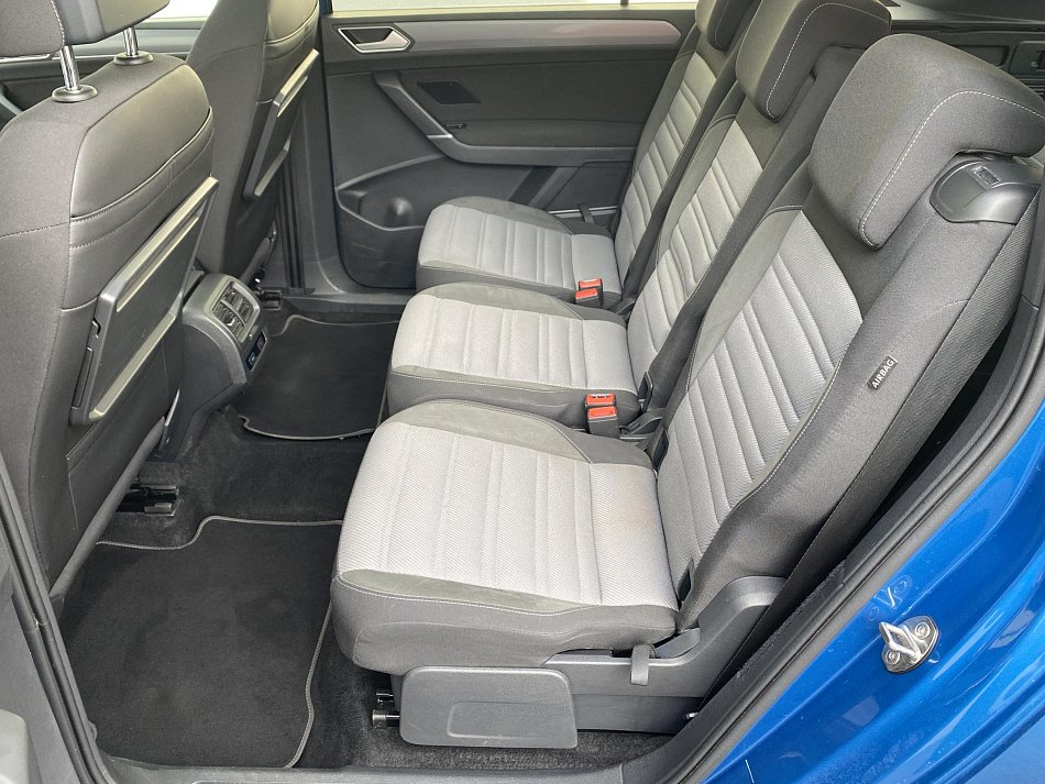 Volkswagen Touran 2.0 TDi R-Line 7míst