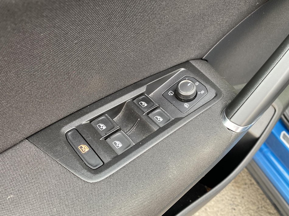 Volkswagen Touran 2.0 TDi R-Line 7míst
