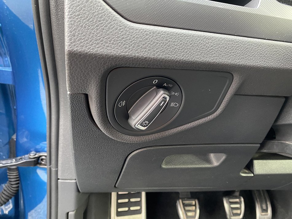 Volkswagen Touran 2.0 TDi R-Line 7míst
