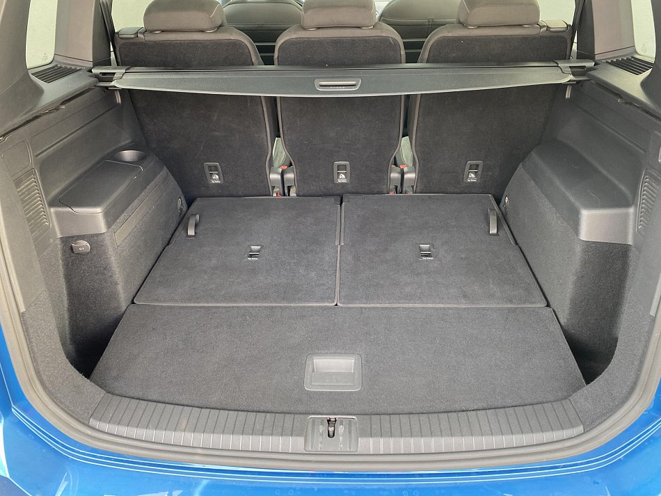 Volkswagen Touran 2.0 TDi R-Line 7míst