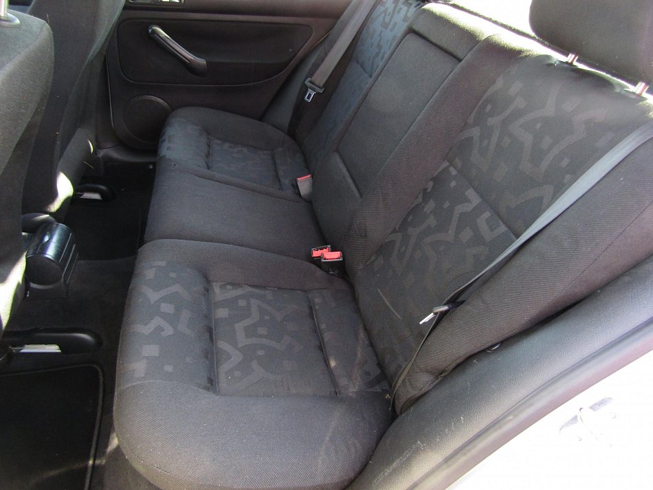 Volkswagen Golf 1.4i16V 