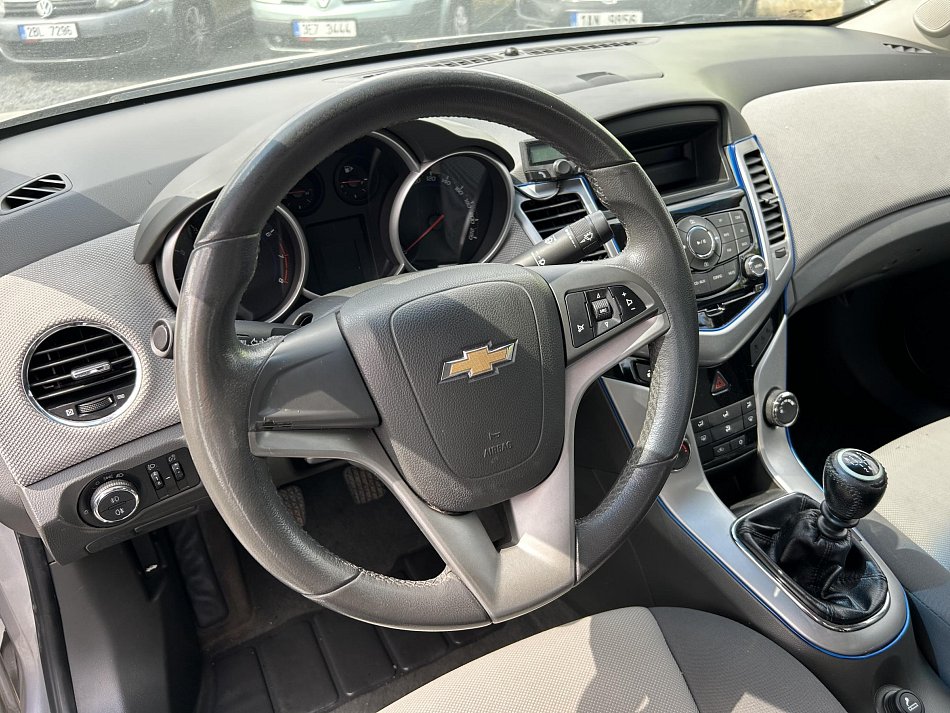 Chevrolet Cruze 1.6i 